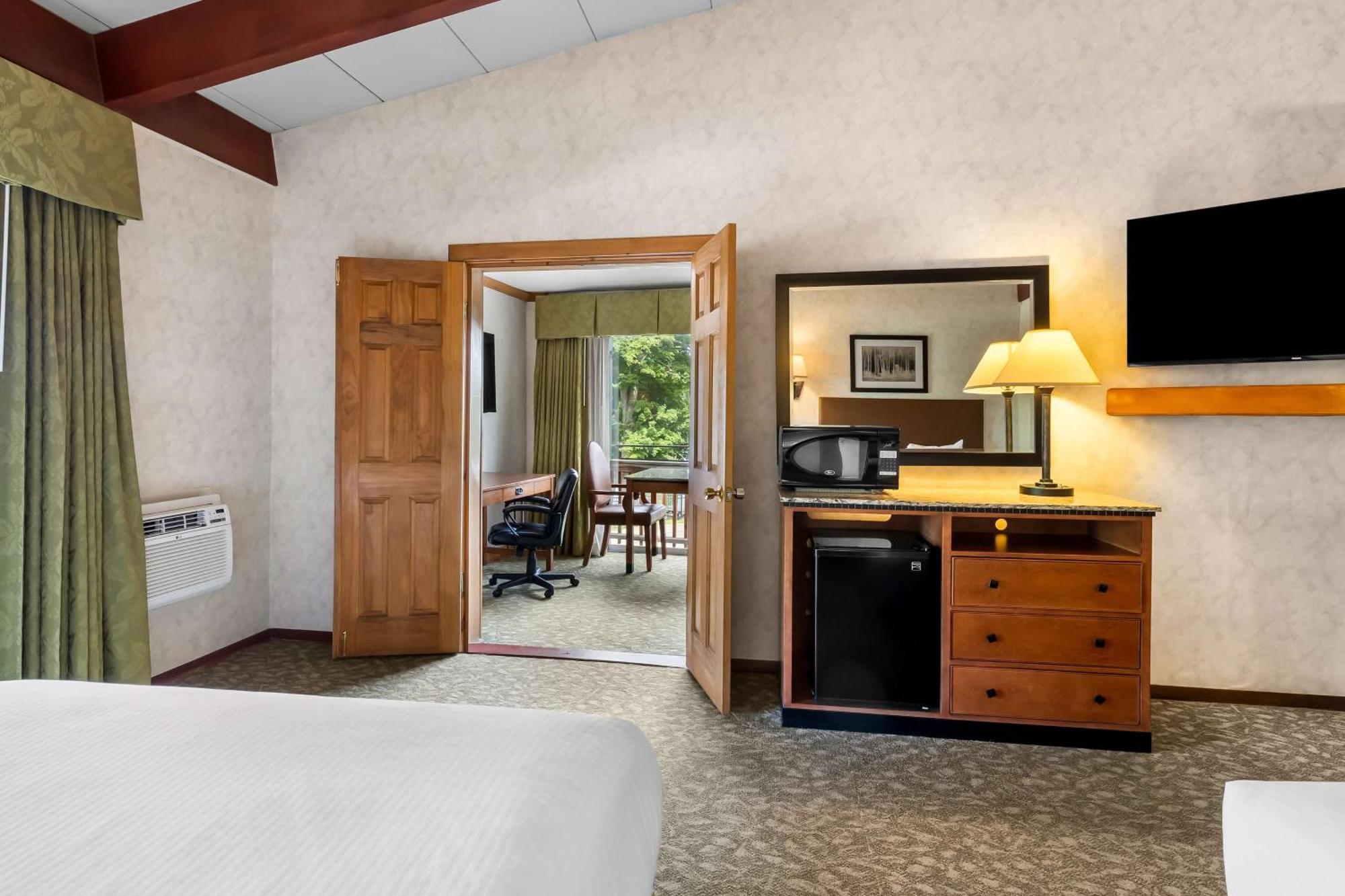 Best Western Adirondack Inn Lake Placid Exterior photo