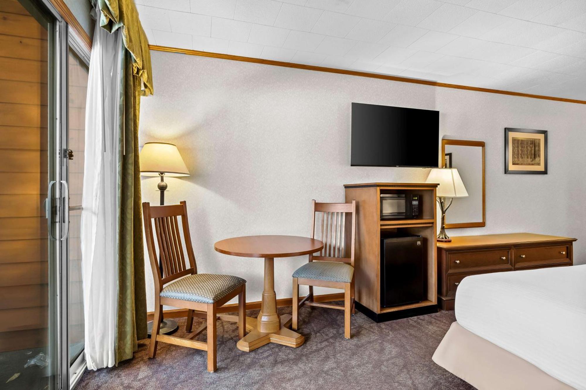 Best Western Adirondack Inn Lake Placid Exterior photo